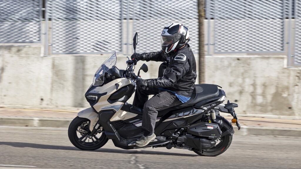 Prueba Keeway Vieste XDV 300: El desconocido que vino de oriente 21 Keeway Vieste XDV 300 2023