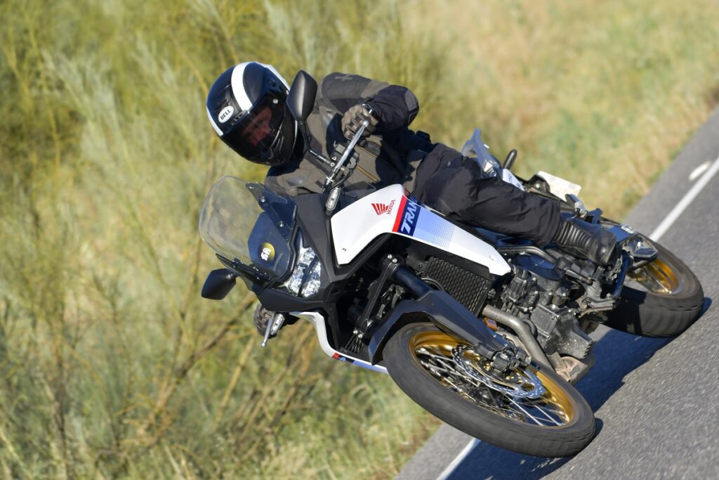 Prueba Honda XL750 Transalp: cuando pierdes una V en el apellido pero recuperas el merecido protagonismo que una trail como esta merece hoy día 18 Honda XL750 Transalp 2023