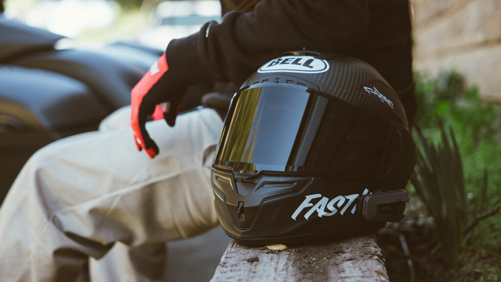 El casco deportivo por excelencia de Bell se renueva y llega a España de la mano de Bihr 10 NdP_BELL_RaceStar_FasthouseStreetPunk_003