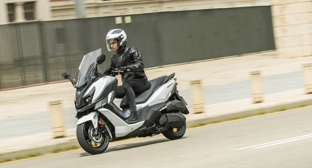 SYM extiende su promoción de verano: matrícula y seguro incluidos en una gran variedad de modelos 9 SYM Cruisim Alpha 300