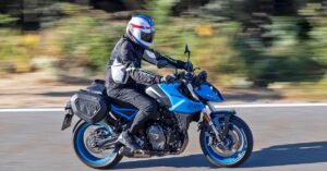 Fotos prueba Suzuki GSX-8S 2023