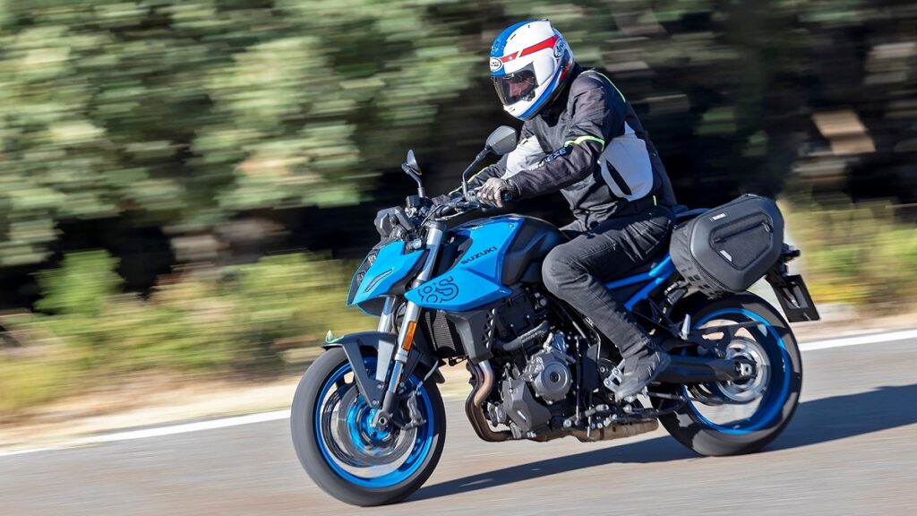 Prueba Suzuki GSX-8S 2023