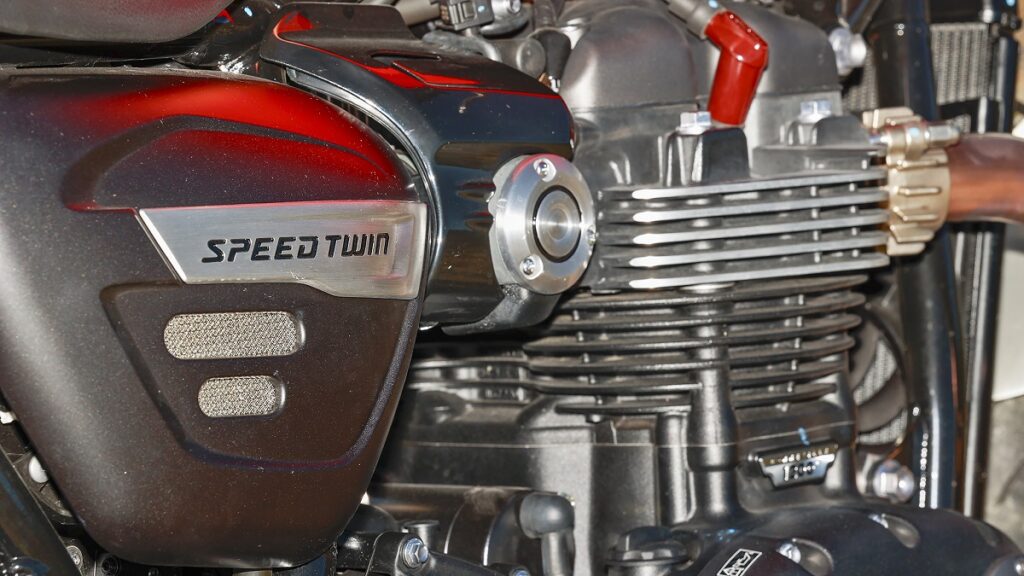 Prueba Triumph Speed Twin 1200: para nostálgicos a los que les gusta pasarlo bien en moto por todas partes, entre calles o curvas 10 Triumph Speed Twin 1200 2023