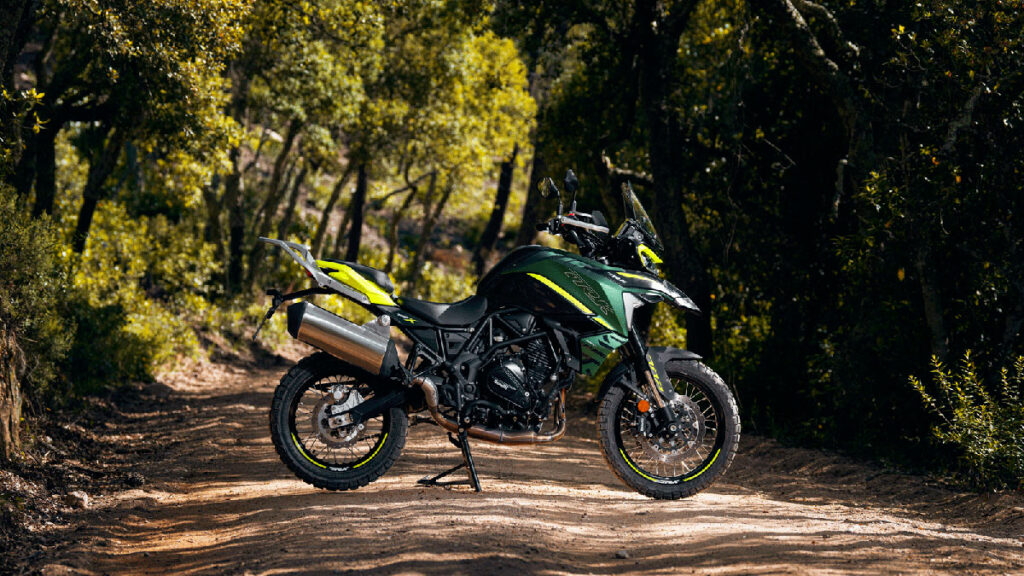 Benelli TRK 702X: la respuesta de los italianos para el segmento trail adventure de media cilindrada 11 benelli-trk-702x