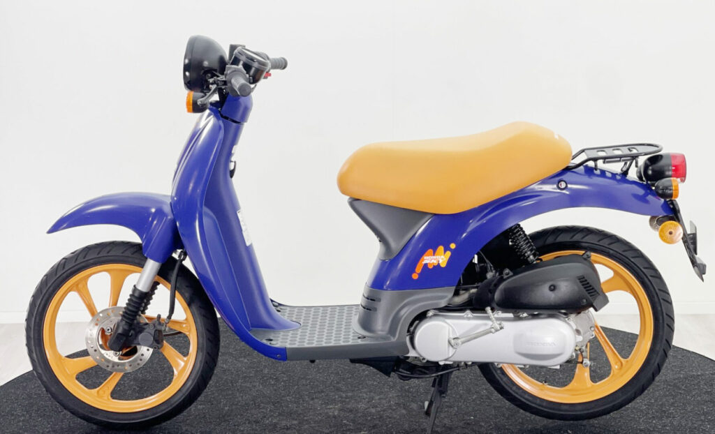 Motos olvidadas (III): los scooter que no participaron del éxito de masas desde 1990 19 honda sky 50