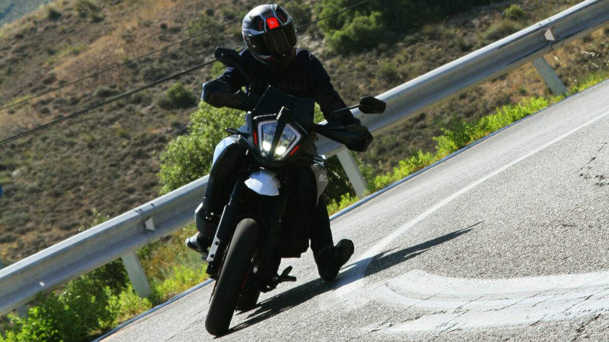 Prueba KTM 890 SMT: 'Ready to fun' 1 prueba-ktm-890-smt-10
