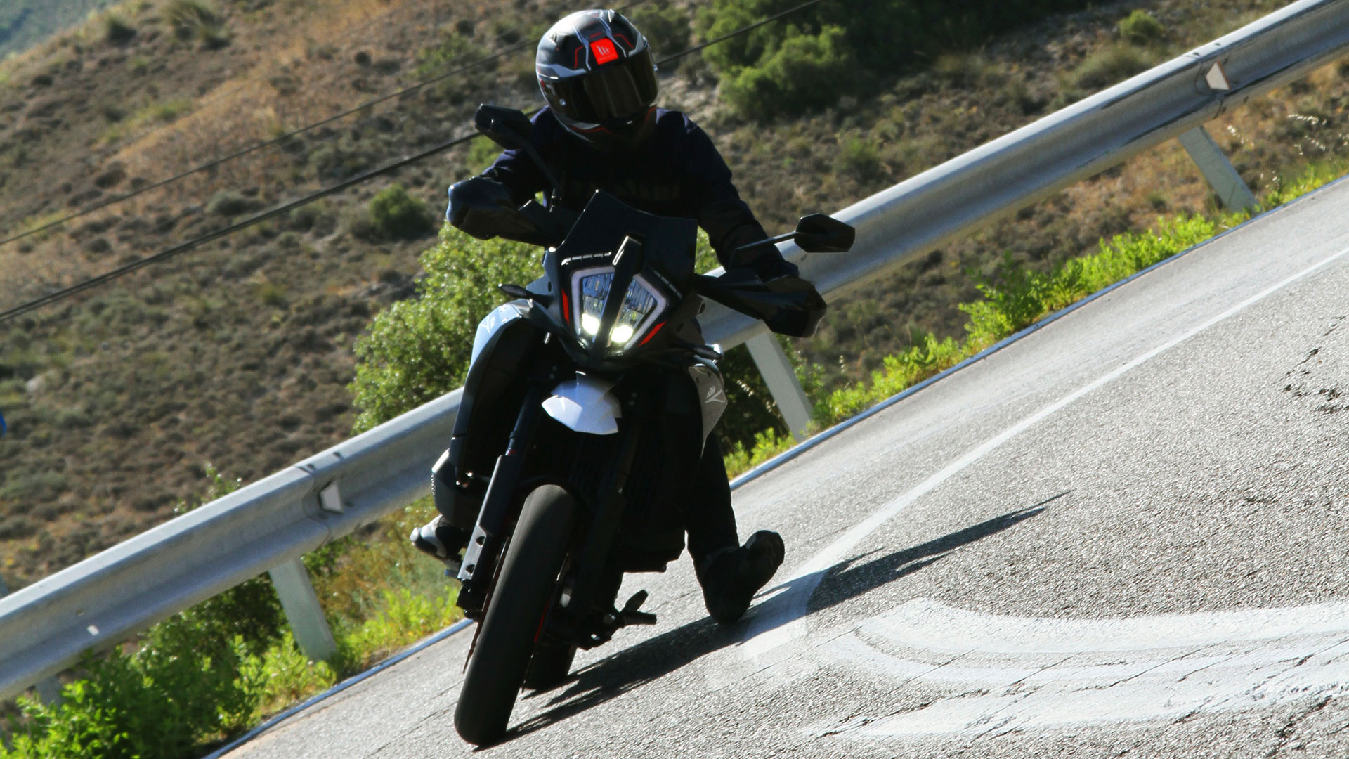 Prueba KTM 890 SMT: ‘Ready to fun’