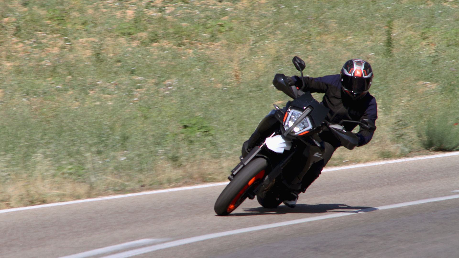 KTM 890 SMT: este es su precio y las motos rivales