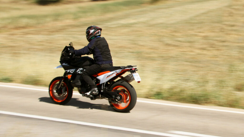Prueba KTM 890 SMT: 'Ready to fun' 12 prueba ktm 890 smt 5