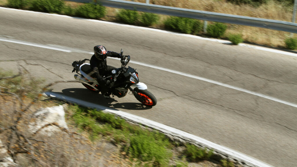 Prueba KTM 890 SMT: 'Ready to fun' 11 prueba ktm 890 smt 6