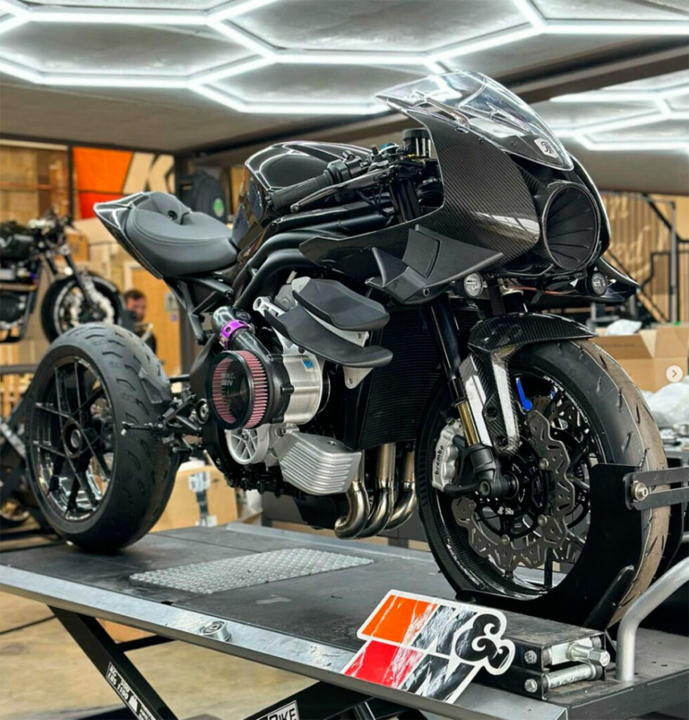 Esta Triumph Speed Triple 1200RR modificada fue lo más salvaje en Goodwood: 400 CV cortesía de un sobrealimentador 7 triumph-speed-triple-1200rr-sc-rr-1