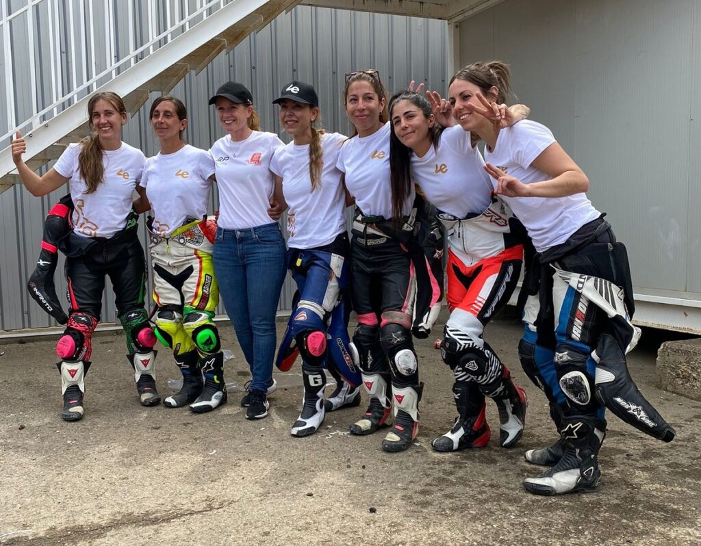 ¡Récord Guinness conseguido!: la distancia más larga jamás cubierta por una moto eléctrica, a manos de un equipo español en 2023 16 24h Vespa final 2023 5