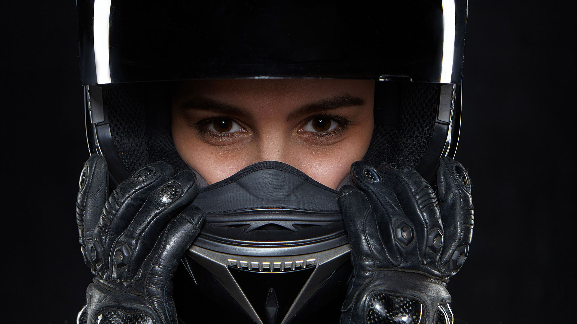 Casco de moto: cómo prolongar su vida útil 26 Cascos-moto-1