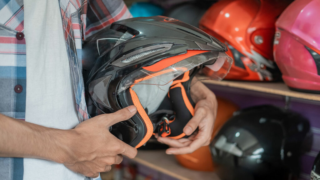 Casco de moto: cómo prolongar su vida útil 11 Cascos moto 10