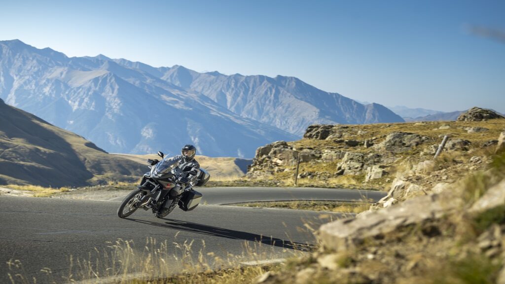 Cómo regresar a los orígenes y vivir aventuras en moto fuera de cobertura, con carnet A2 o A: Honda XL 750 Transalp 16 Honda XL750 Transalp 23