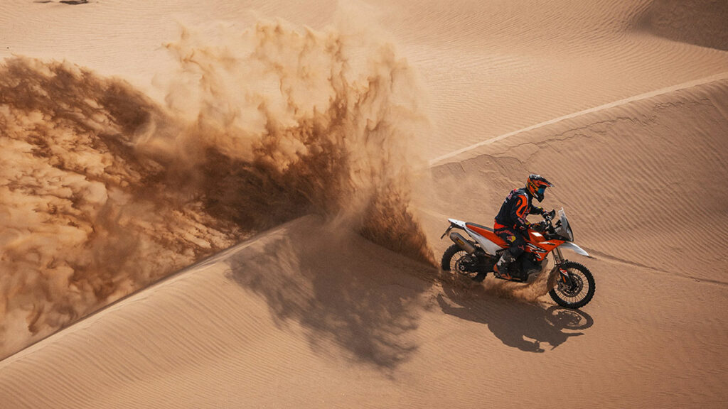 KTM-890-ADVENTURE-R-RALLY-2