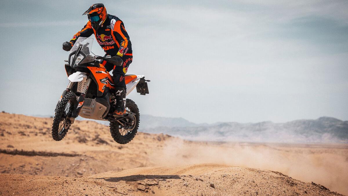 Locura con la nueva KTM 890 Adventure R Rally: se agota en menos de 3 días