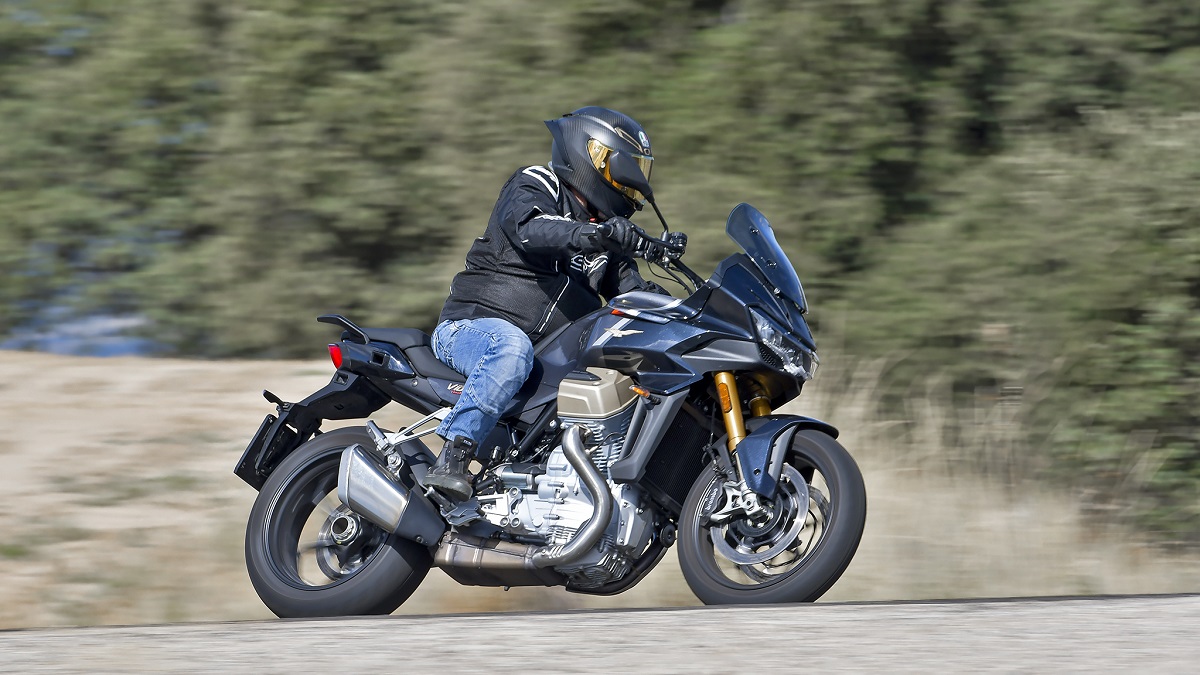 Las 3 Moto Guzzi V100 Mandello están de oferta, con la sobrevaloración de tu moto usada y el seguro gratis 1 Moto Guzzi V100 Mandello S