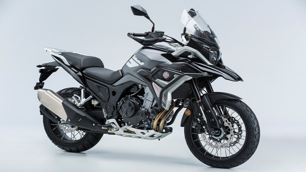 Las motos trail "españolas" que puedes comprar ahora para el carnet A2 14 Macbor Montana XR 5