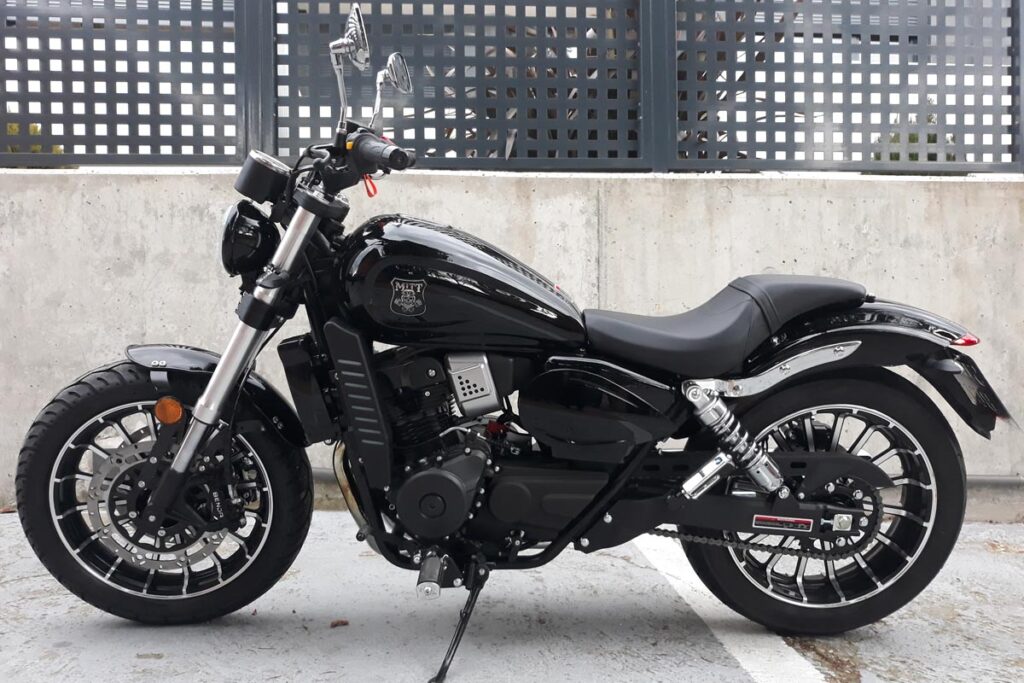 Motos para el carnet A2 que ahora puedes comprar por 5.000 euros 12 MITT 440 MB Twin Custom