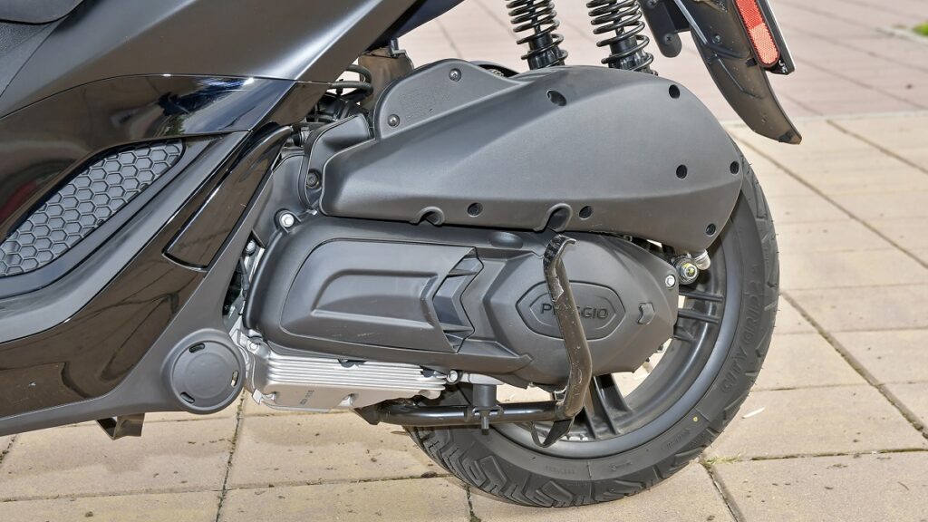 Prueba Piaggio MP3 300 HPE: Los tres pies del gato 13 Piaggio MP3 300 HPE 2023