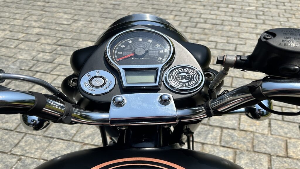 Royal Enfield relanza al mundo una de sus leyendas más icónicas con la moto retro Bullet 350 17 Royal Enfield Bullet 350 2023 11