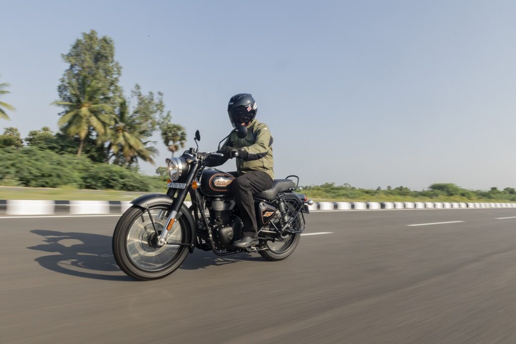 Royal Enfield relanza al mundo una de sus leyendas más icónicas con la moto retro Bullet 350 14 Royal Enfield Bullet 350 2023 16