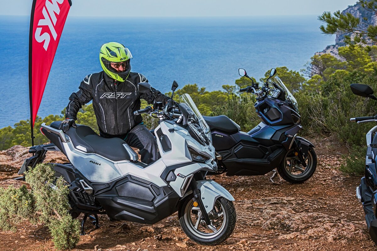 SYM ADX 125: este es su precio y los scooter rivales urbanos para el carnet de coche 1 SYM ADX 125 2023