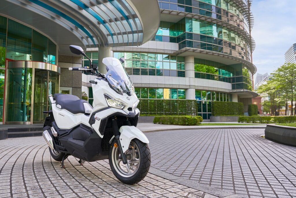 SYM ADX 125: este es su precio y los scooter rivales urbanos para el carnet de coche 2 SYM ADX 125 2023