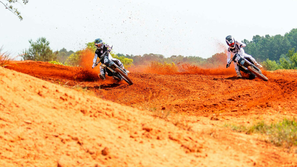Primeras imágenes e información oficial de la nueva moto de motocross de Triumph 9 Triumph MX250 videos 03