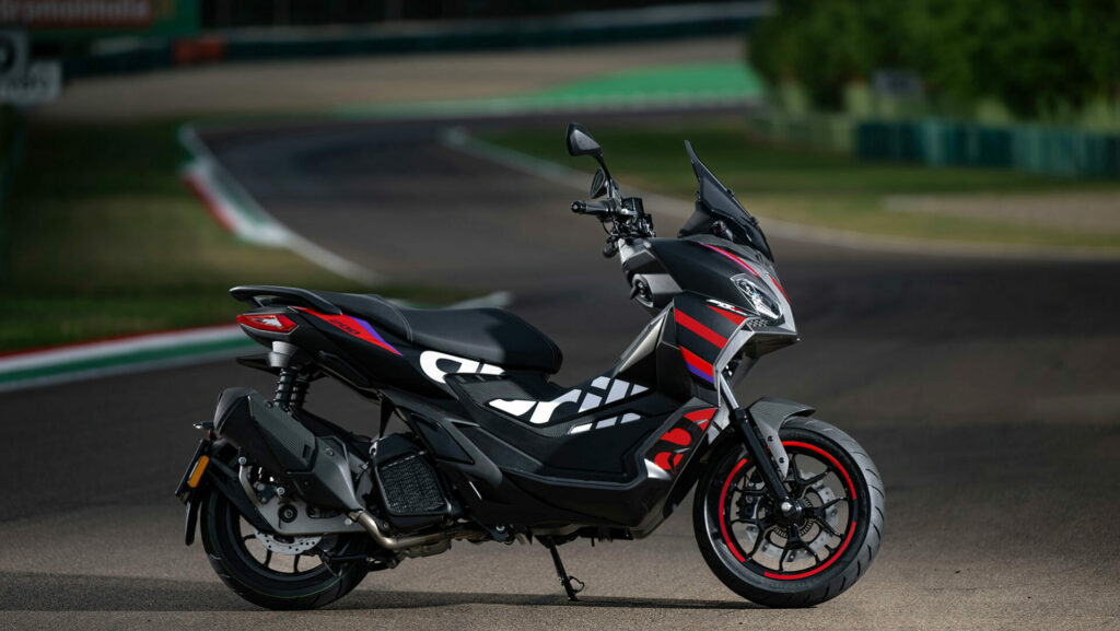 Aprilia SR GT Replica: su scooter SUV recibe una decoración inspirada en MotoGP 10 aprilia-sr-gt-replica-3