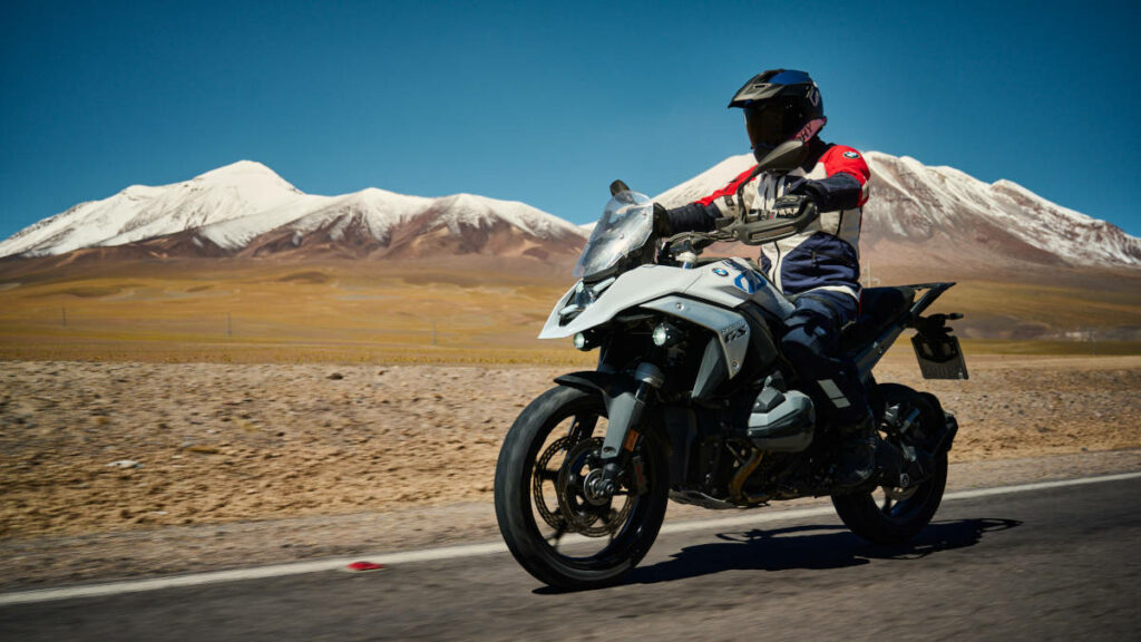 Las 50 motos trail 2024 que serán las grandes protagonistas de la nueva temporada 11 bmw r 1300 gs 2023 4