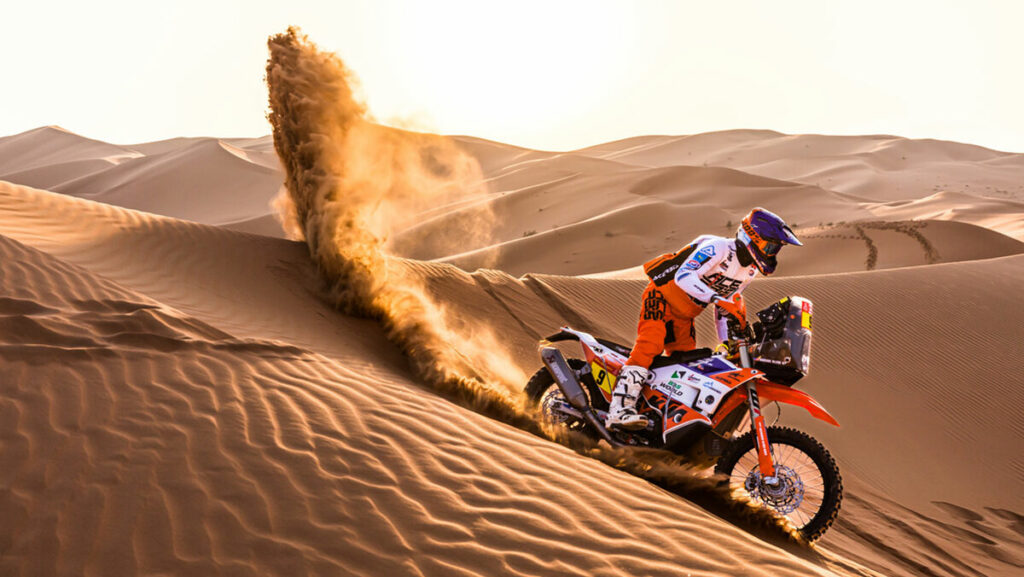 KTM 450 Rally Réplica 2024: esencia dakariana para poder con cualquier tipo de terreno 11 ktm-450-rally-replica-2024-4