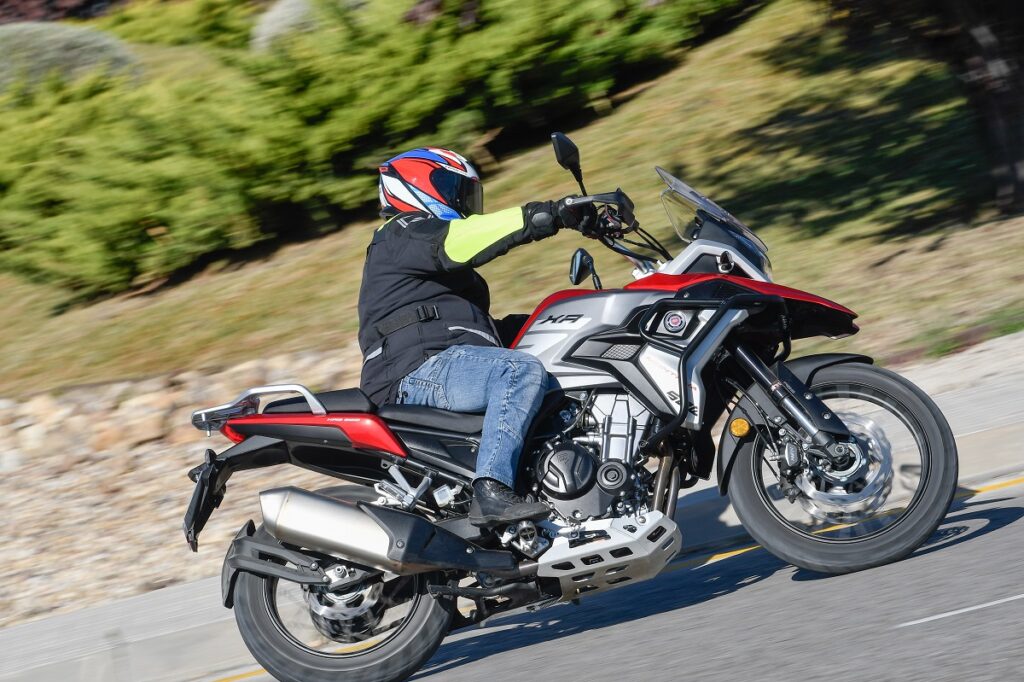 Las motos trail "españolas" que puedes comprar ahora para el carnet A2 10 macbor montana xr5 7 1