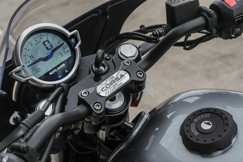 Moto Guzzi V7 Stone Corsa: se estrena una nueva versión deportiva con un claro guiño a su competición de resistencia 11 moto guzzi v7 stone corsa 8