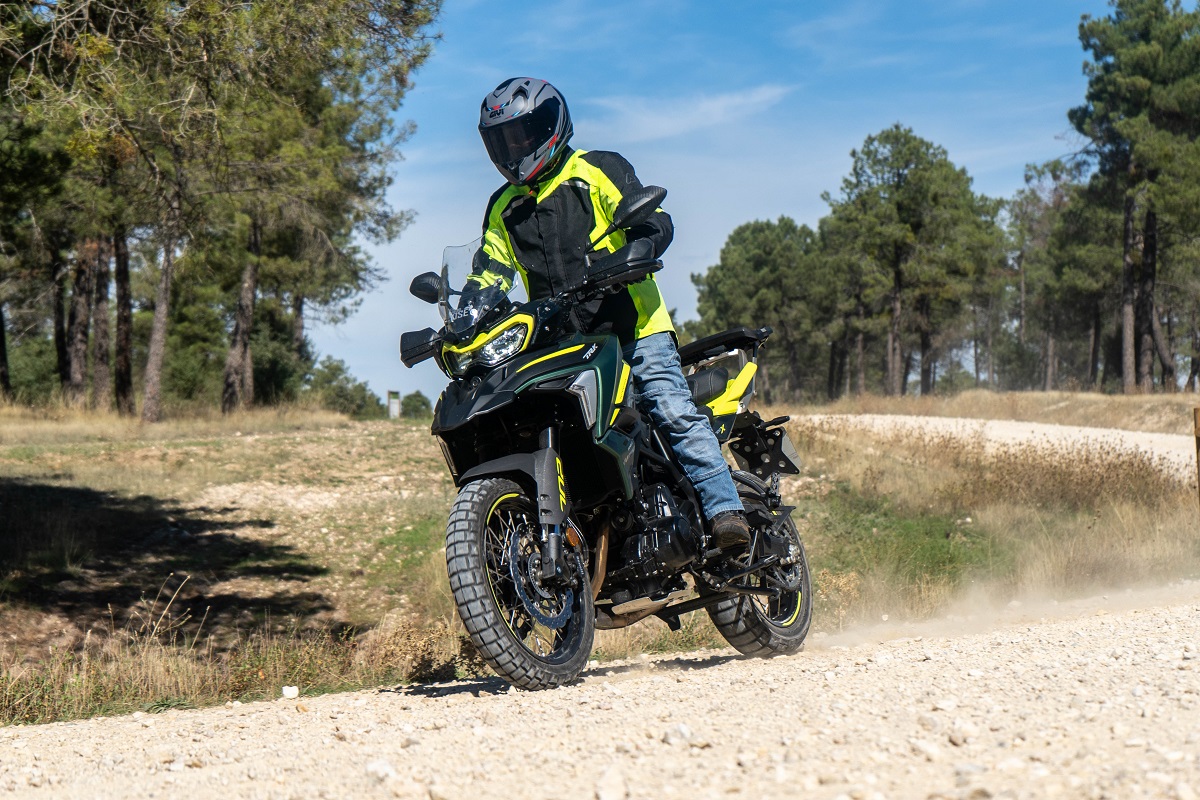 Si te gustan las motos trail y tienes el carnet A2, fíjate en la oferta de la Benelli TRK 702