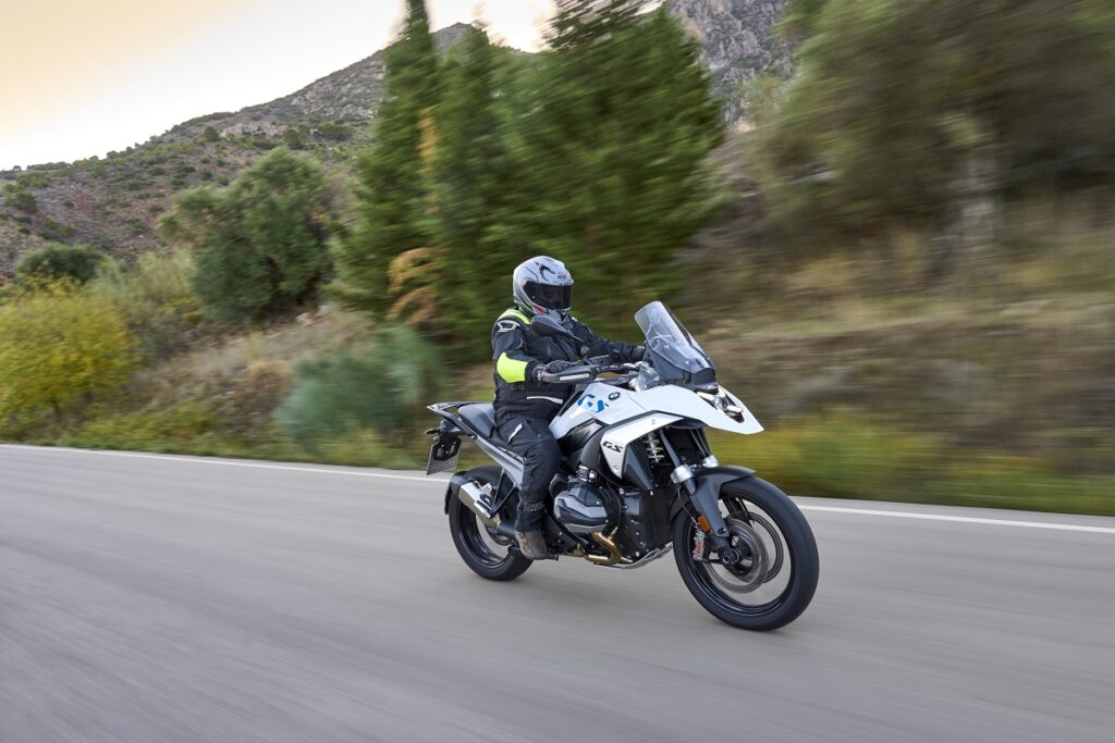 Este es el precio de la moto trail más esperada de 2024 11 BMW_R_1300_GS_2024_accion_ (28)