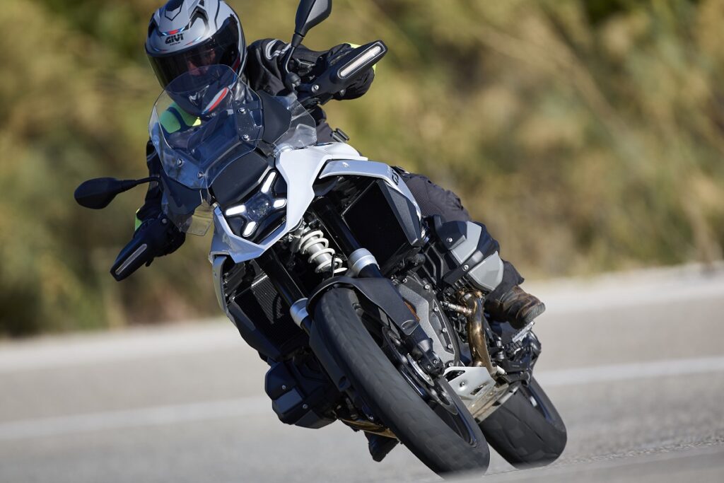 Así es y así va la mejor BMW R-GS jamás construida 26 BMW R 1300 GS 2024 accion 6 1