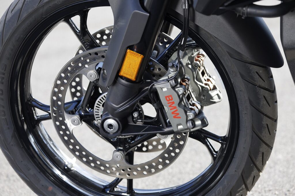 Así es y así va la mejor BMW R-GS jamás construida 16 BMW R 1300 GS 2024 estaticas detalles 13 1