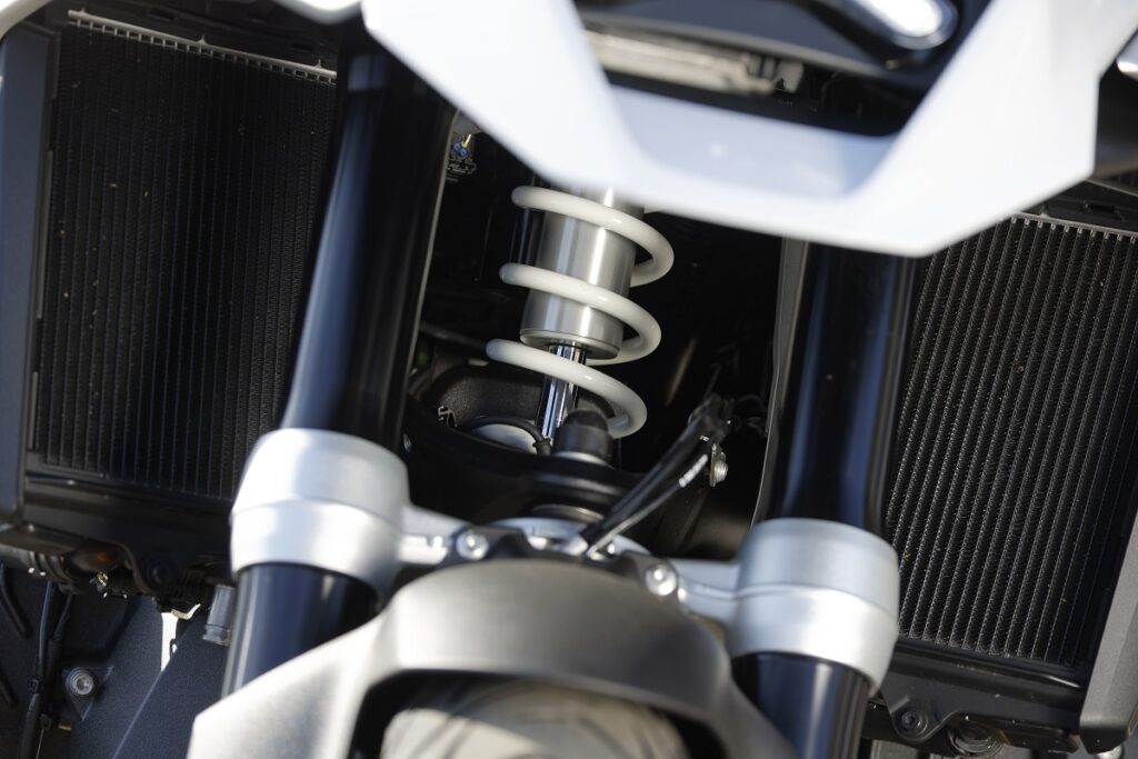 Así es y así va la mejor BMW R-GS jamás construida 19 BMW R 1300 GS 2024 estaticas detalles 28 1