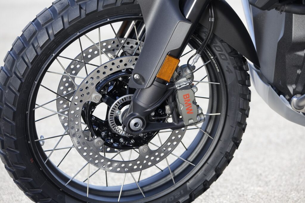 Así es y así va la mejor BMW R-GS jamás construida 17 BMW R 1300 GS Trophy 2024 estaticas detalles 9 1