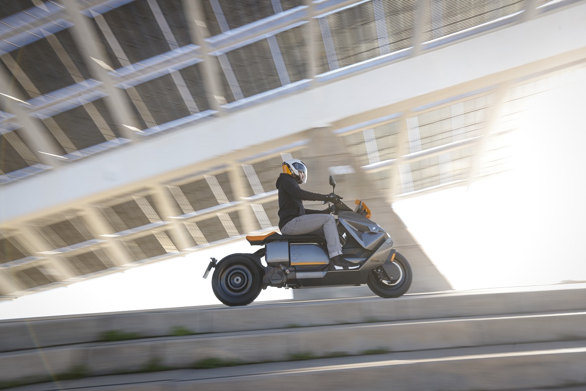 Consigue el BMW CE 04 desde 159 euros al mes hasta el 31 de diciembre 1 BMW CE 04