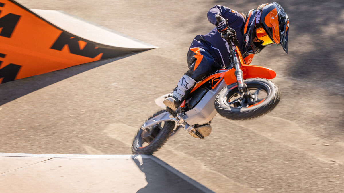 La KTM SX-E 2 es el nuevo modelo de entrada al motocross juvenil 1 KTM-SX-E2-(1)