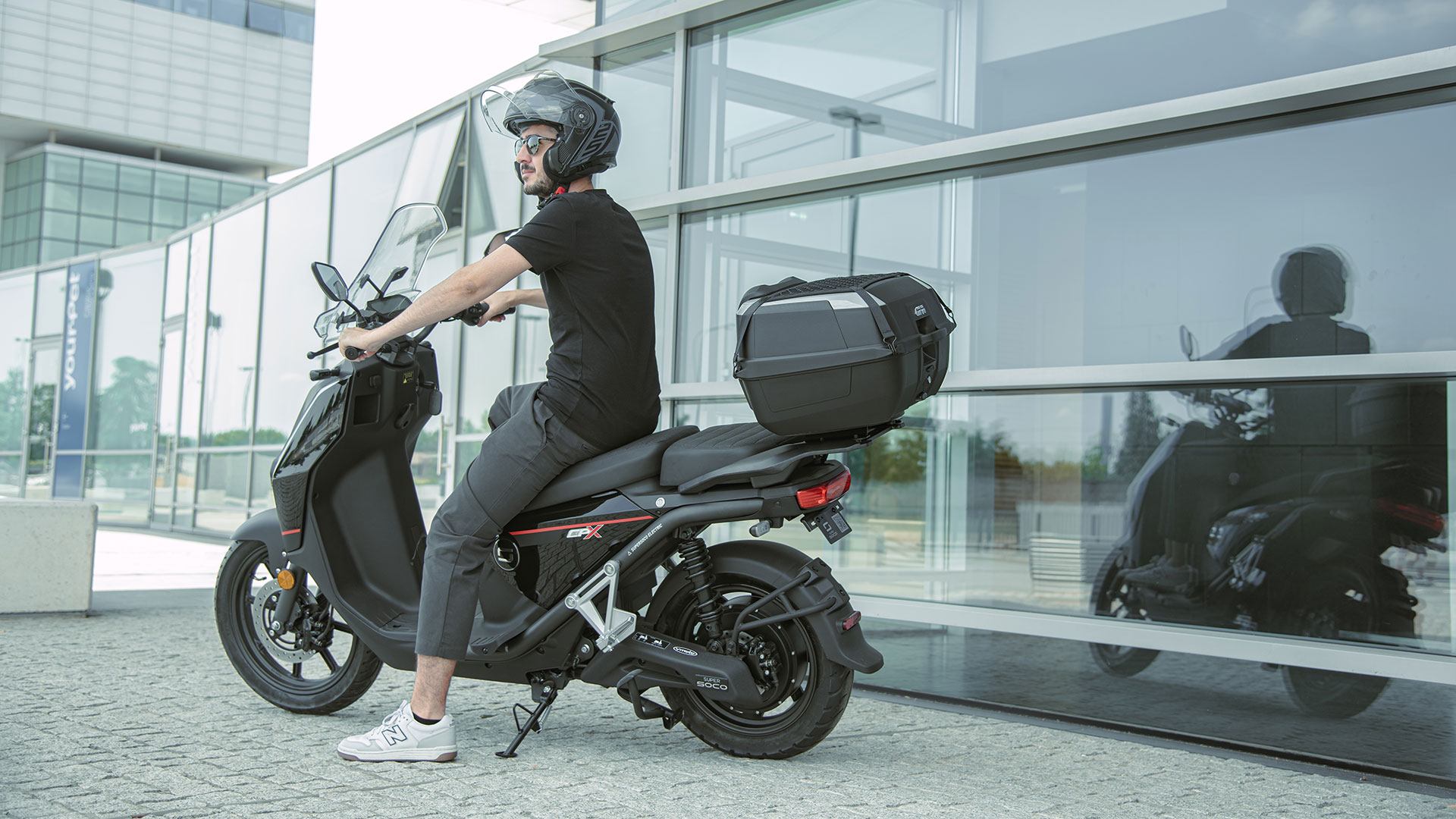 GIVI Monolock B45+: máximo espacio para la ciudad 20 NdP_GIVI_B45+_ACCION_2
