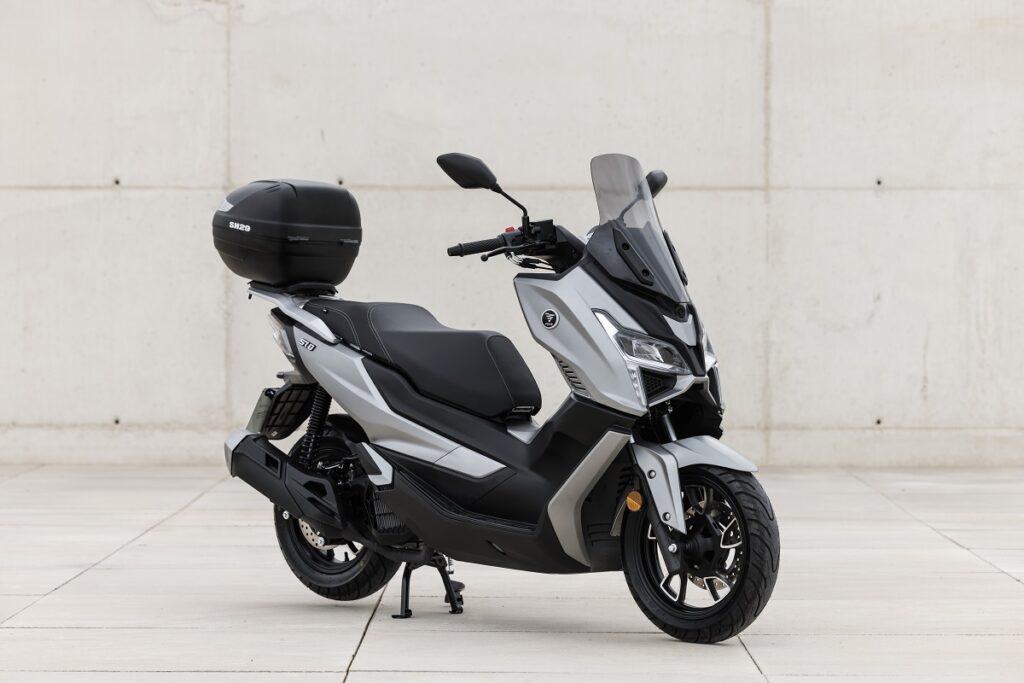 Voge SR1 125