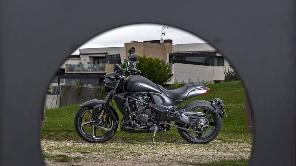 Prueba Zontes S350: La "muscle bike" para todos los días 11 Zontes S350 2023