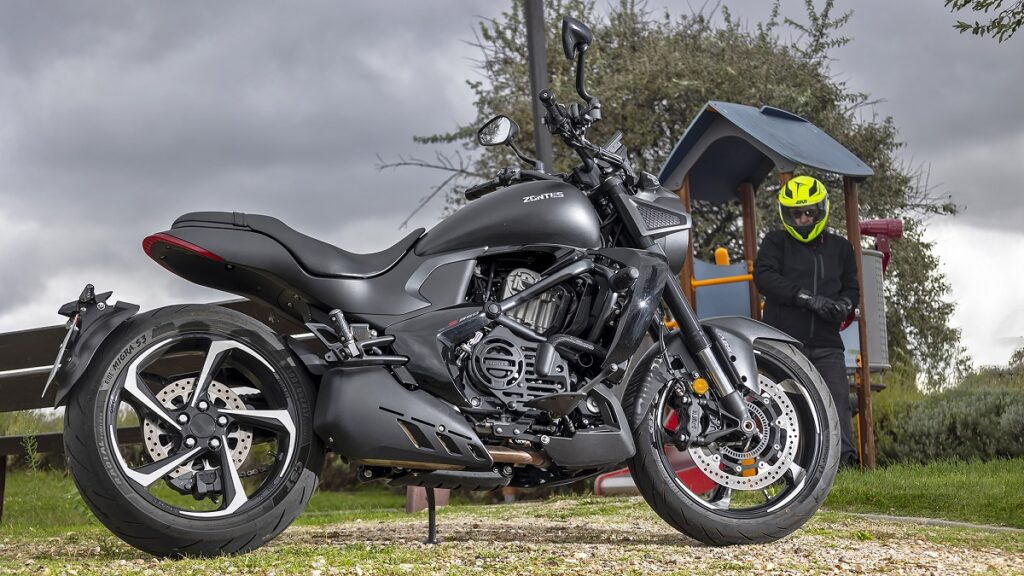 Prueba Zontes S350: La "muscle bike" para todos los días 12 Zontes S350 2023