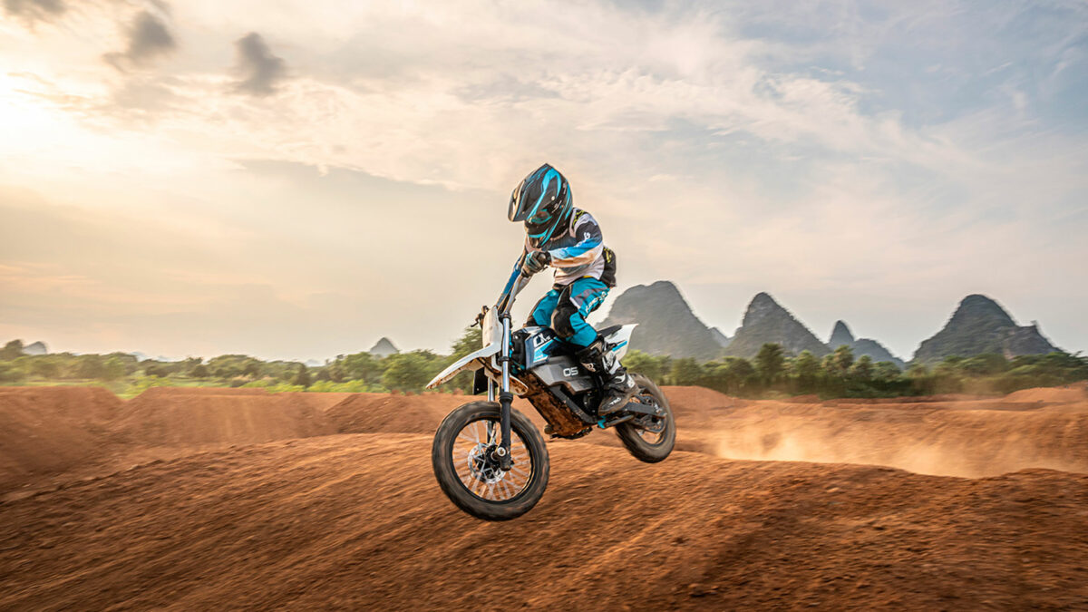 Jets Marivent se convierte en importador de los modelos offroad de CFMOTO 1 cfmoto-CX-5E_action_7