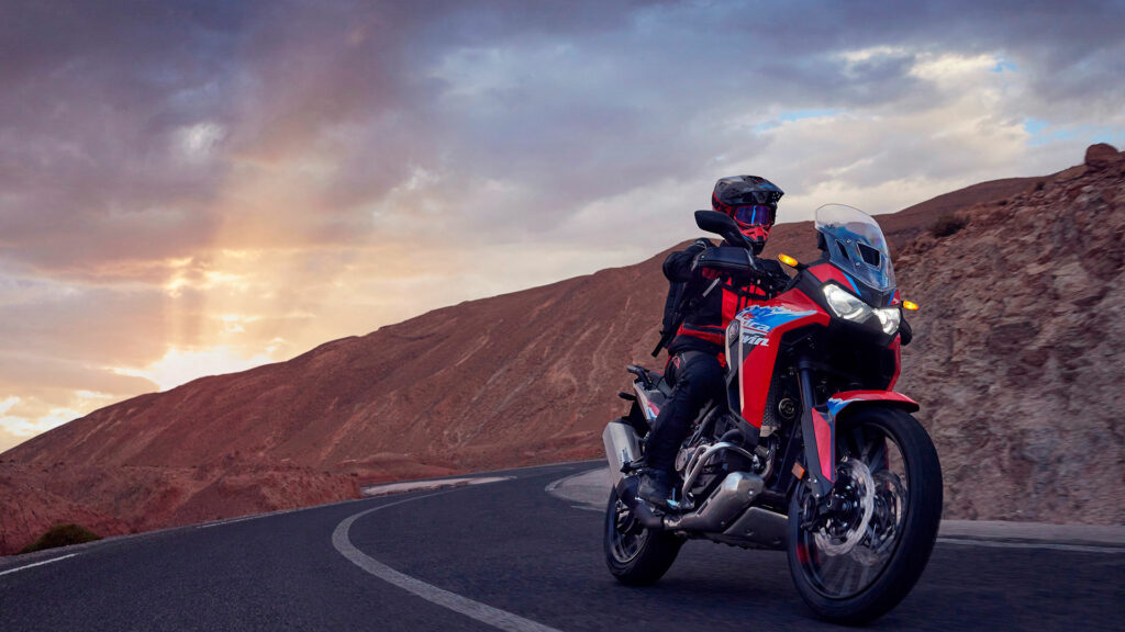 Honda CRF1100L Africa Twin 2024: nuevo look y más prestaciones para su trail estrella 11 honda-africa-twin-2024