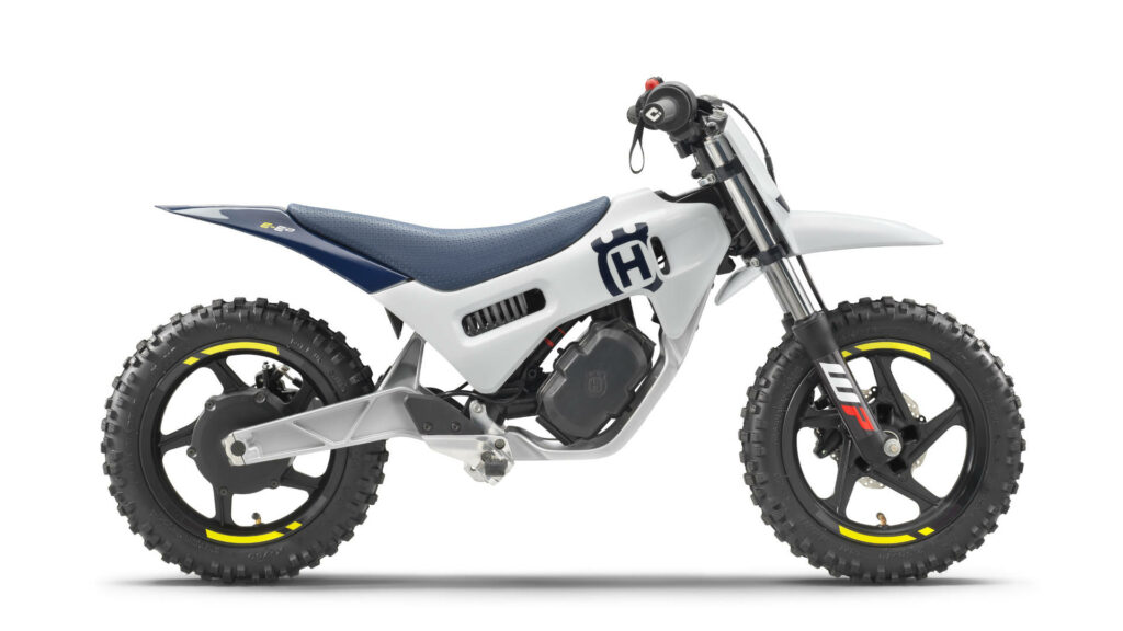 Husqvarna ee 2, blanco